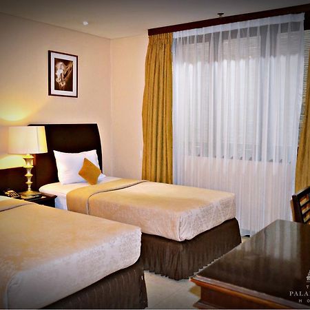 The Palais Hotel Dago Bandung Extérieur photo