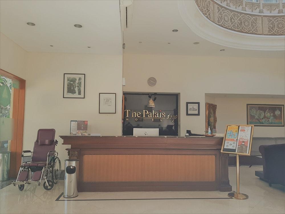 The Palais Hotel Dago Bandung Extérieur photo