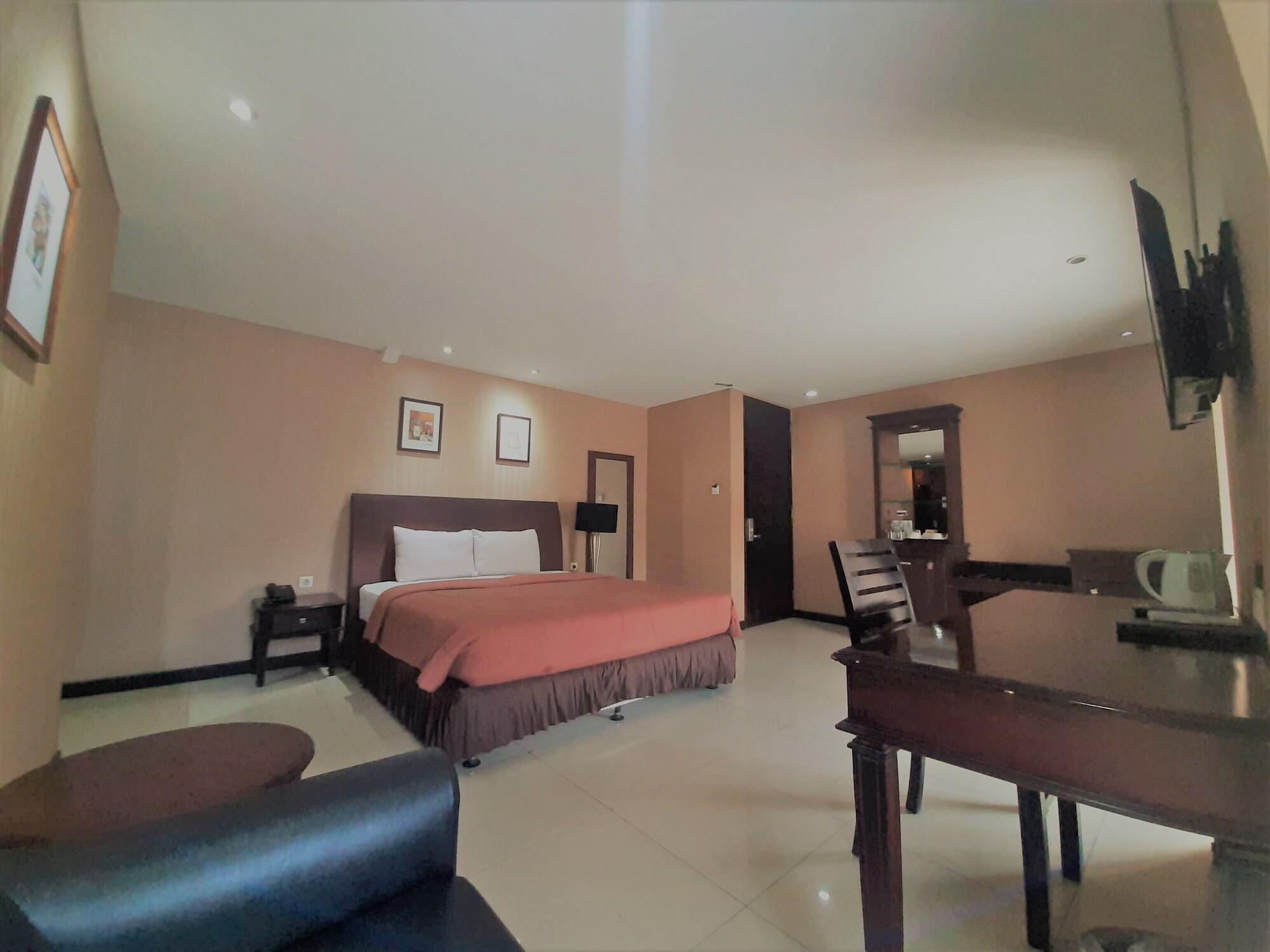 The Palais Hotel Dago Bandung Extérieur photo