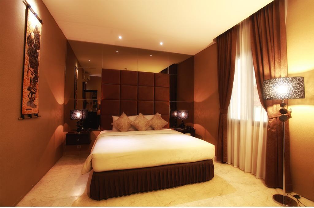 The Palais Hotel Dago Bandung Extérieur photo