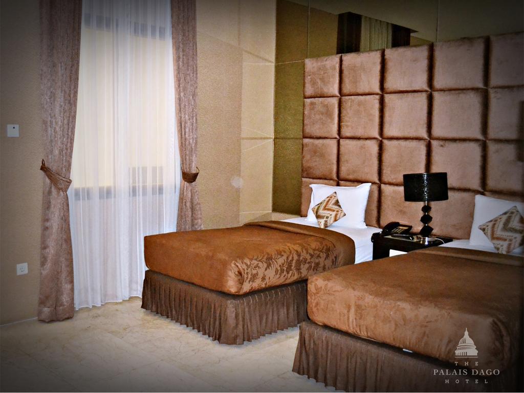 The Palais Hotel Dago Bandung Extérieur photo