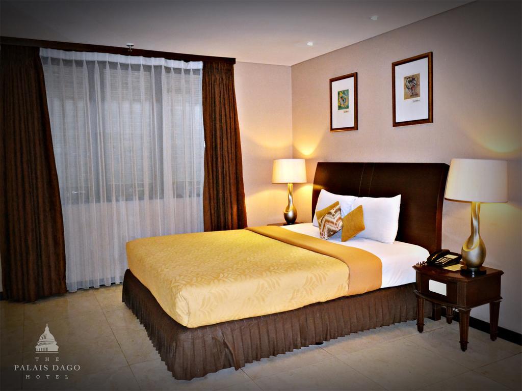 The Palais Hotel Dago Bandung Extérieur photo