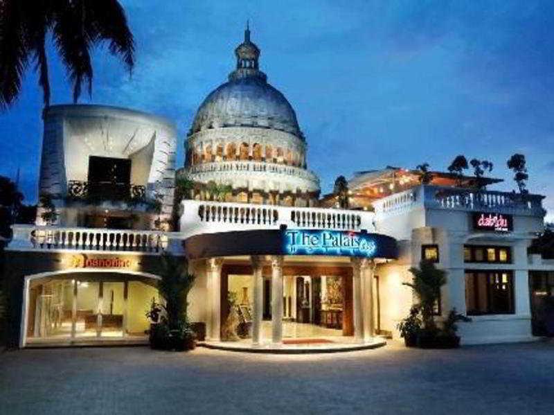 The Palais Hotel Dago Bandung Extérieur photo